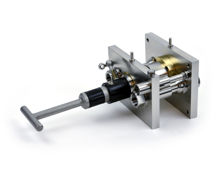 用于海底退役的ROV固定板